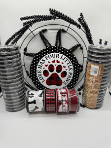 Love Has Four Little Paw Wreath Kit