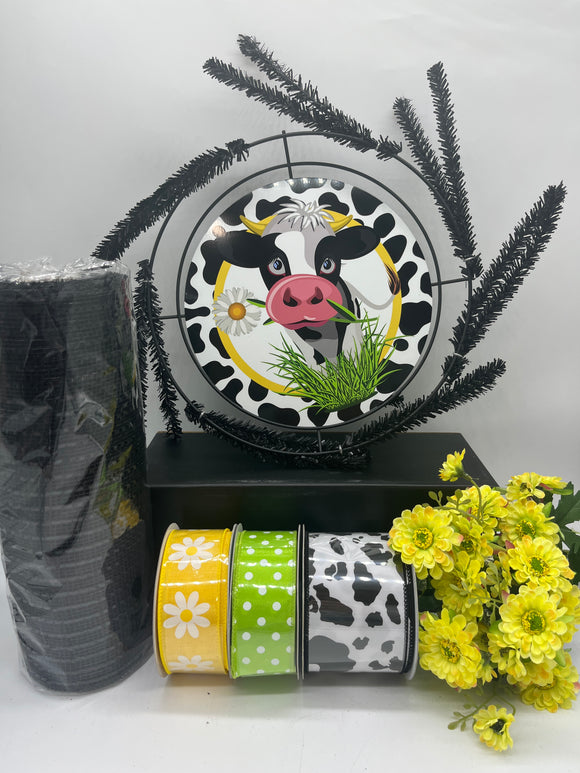 Cute Daisy Cow Wreath Kit